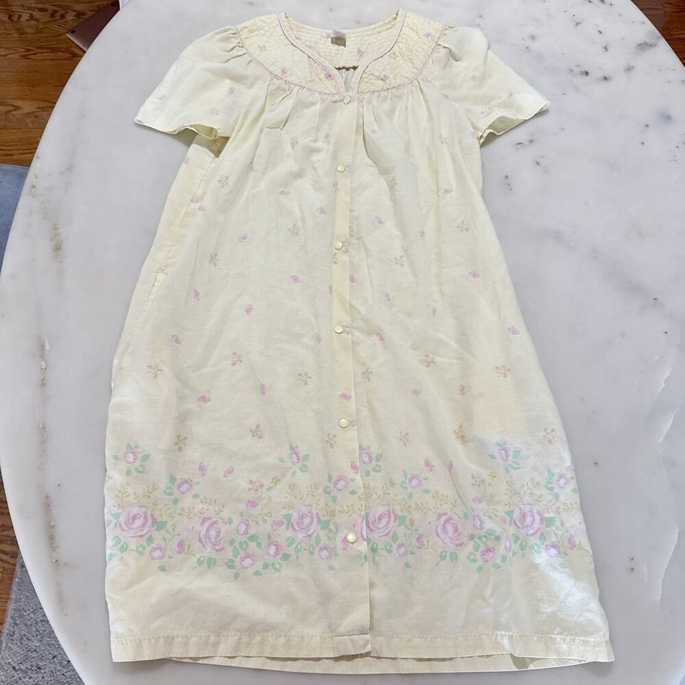 Vintage GS Sz S Butter Yellow Nightgown Floral Embroidered Cottagecore Farm Rose